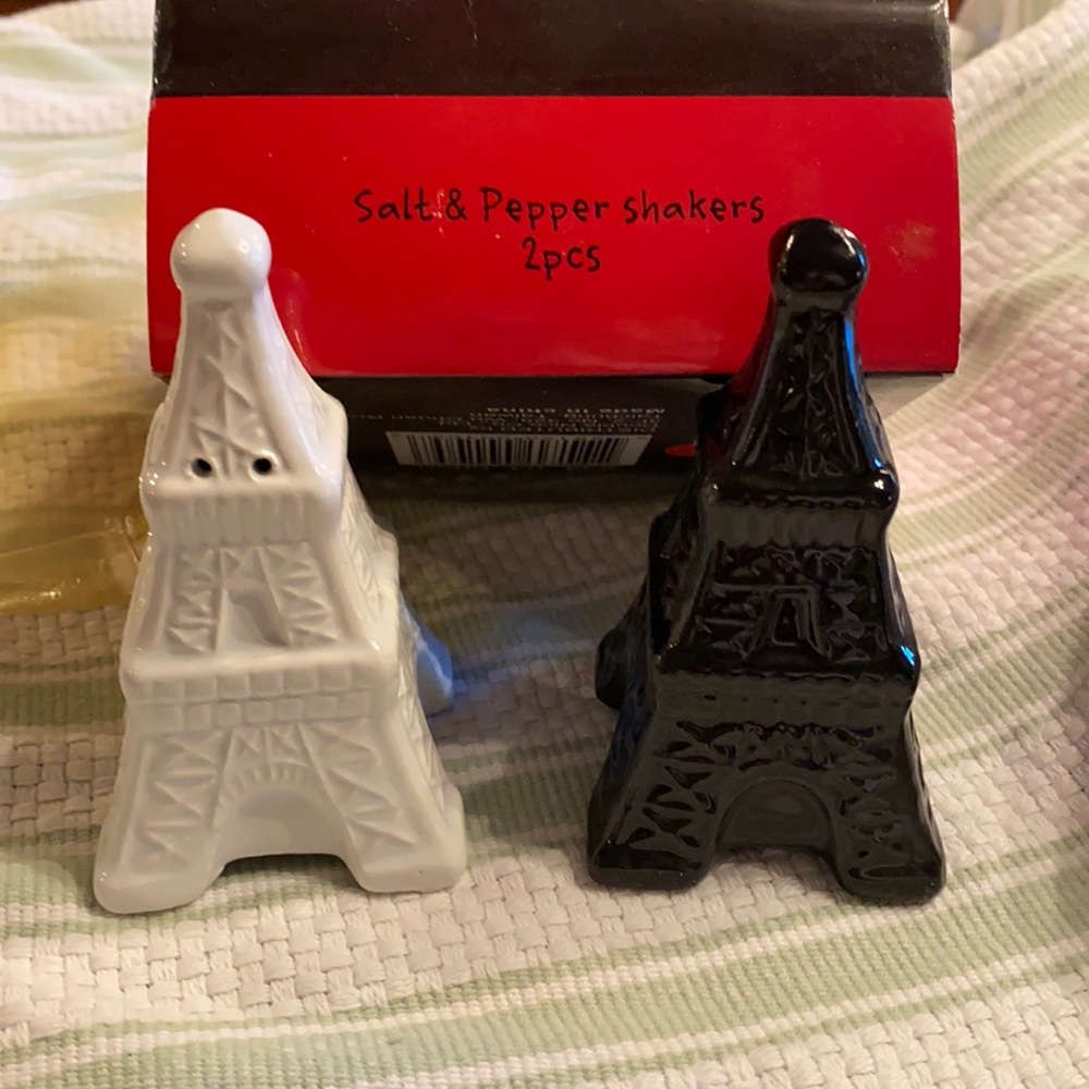 Eiffel Tower Salt and Pepper Shakers!  Never used!